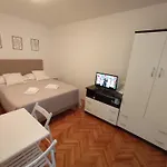 Dariana Apartment *