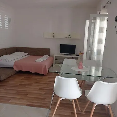 Apartment Dariana *
