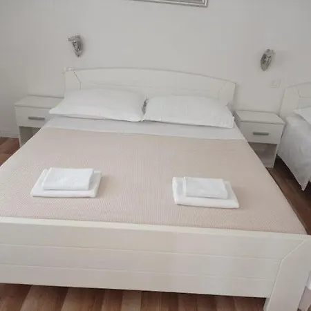 Dariana Apartment *