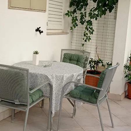 Dariana Apartman *